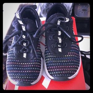 Little girls Nike Ashin Modern SE size 11